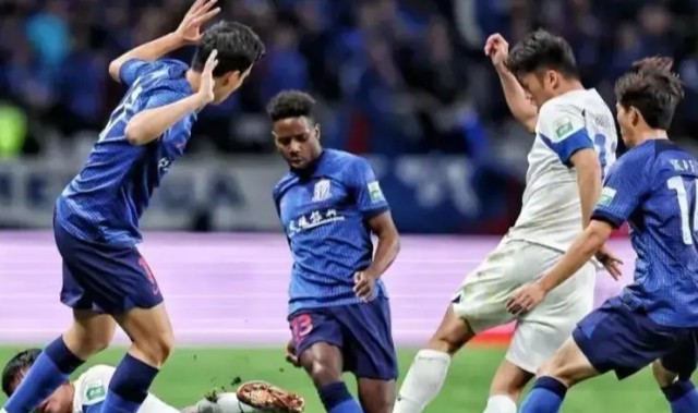 中超未解之谜：申花诡异下滑，体能优势不再，斯卢茨基练太狠了？